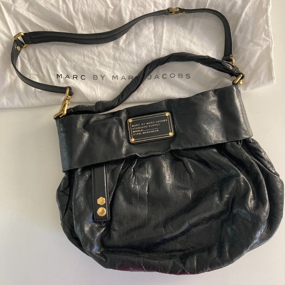 Cute black Marc Jacobs leather hobo bag!